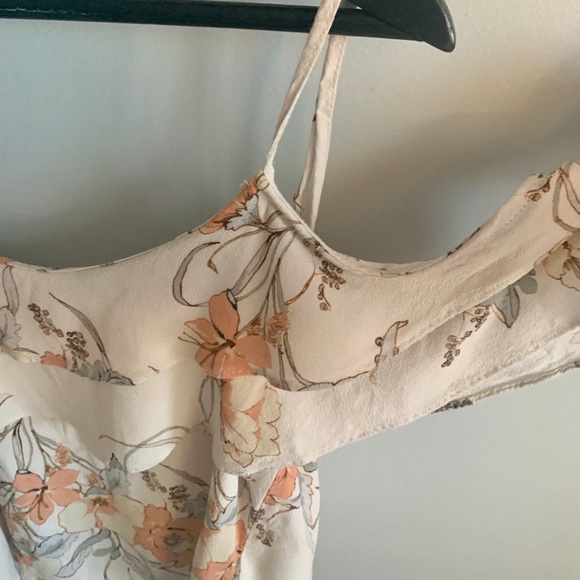 Anthropologie Willow & Clay Cold Shoulder Top - Picture 5 of 6